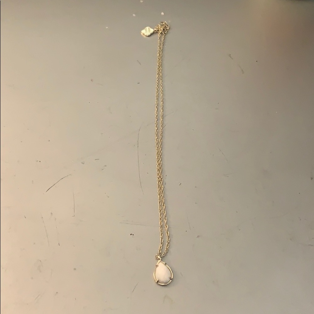 Kendra Scott necklace